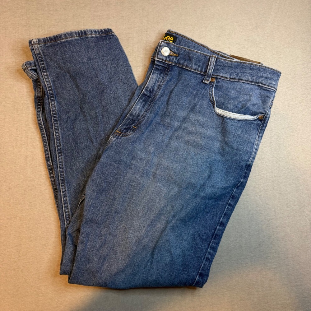 Lee Relaxed Fit Jeans Mens 42x32 Medium Wash Blue Straight Leg Denim Pants